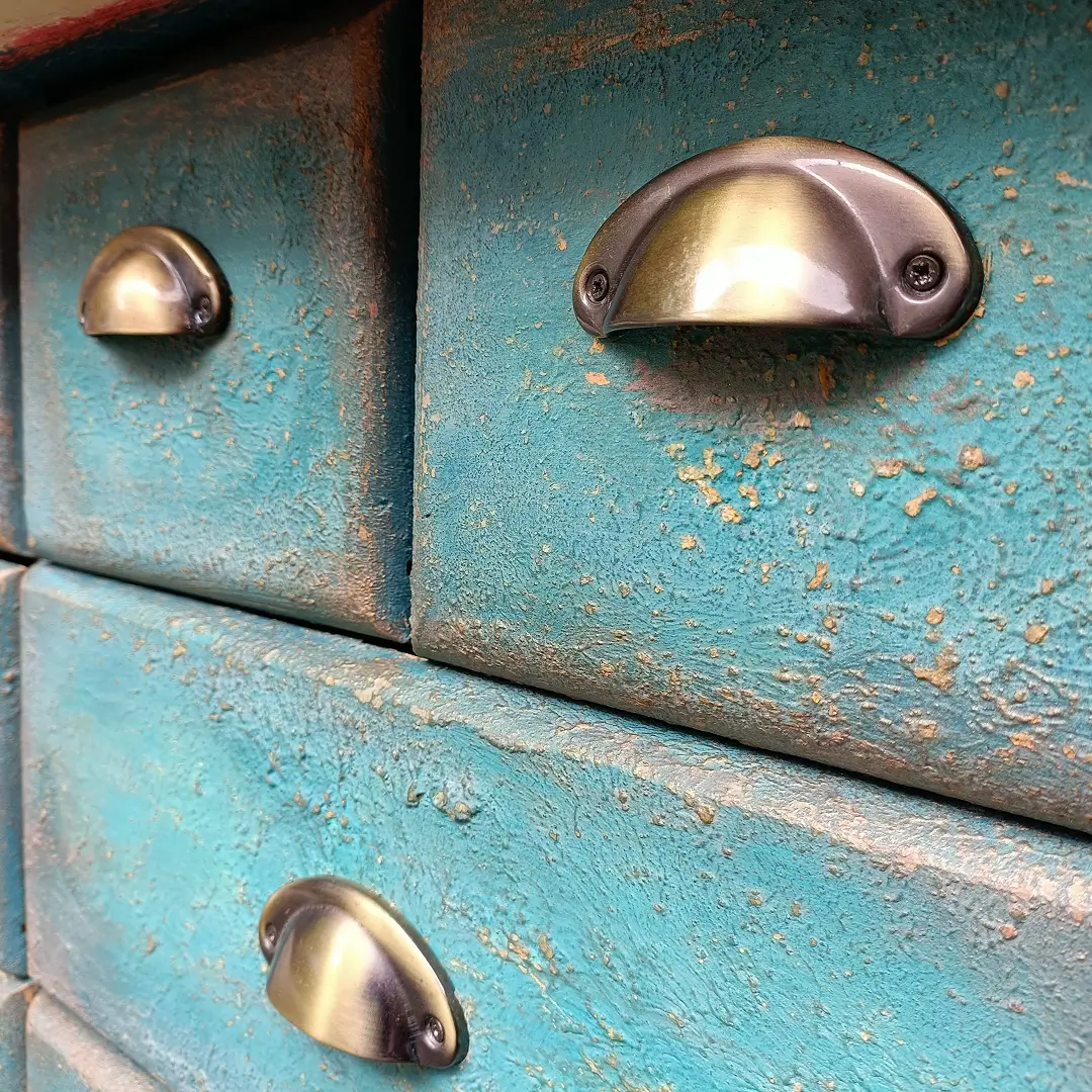 jak-ozdabiac-i-dekorowac-meble-01